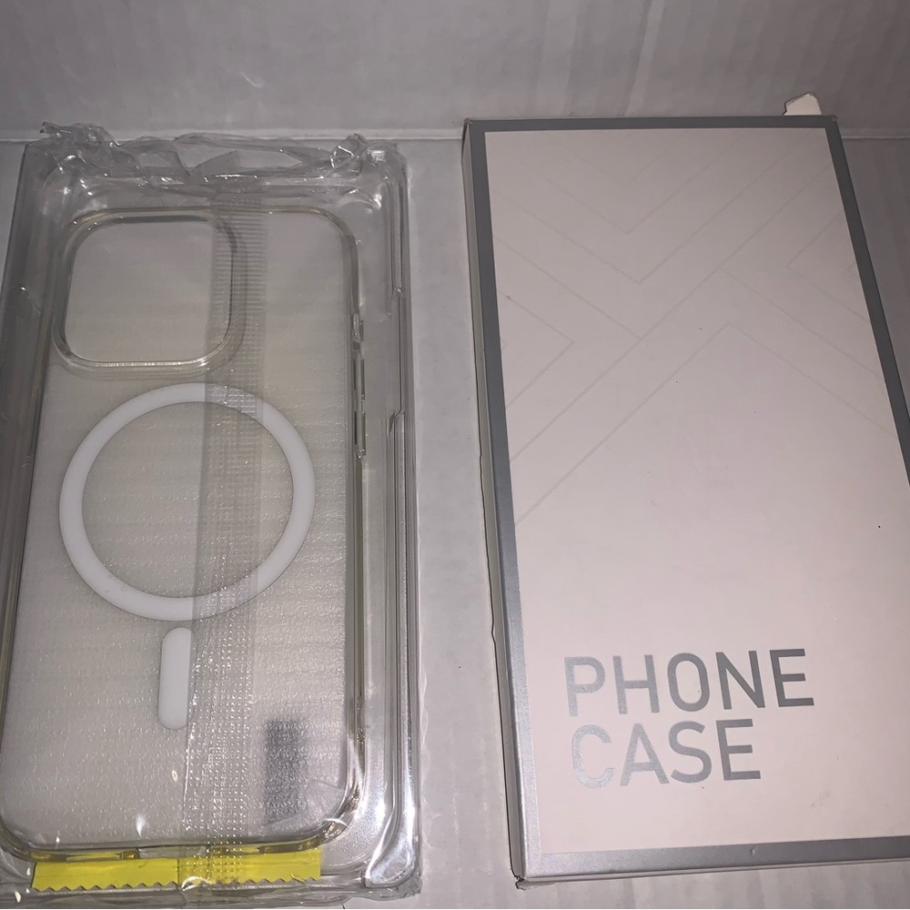iPhone 15 Pro Clear Phone Case with MagSafe Compatibility